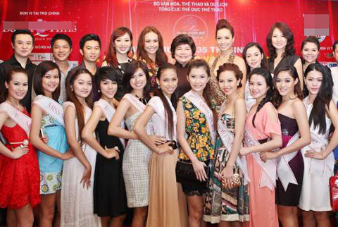 Các thí sinh lọt vào chung kết Miss Sport 2012.